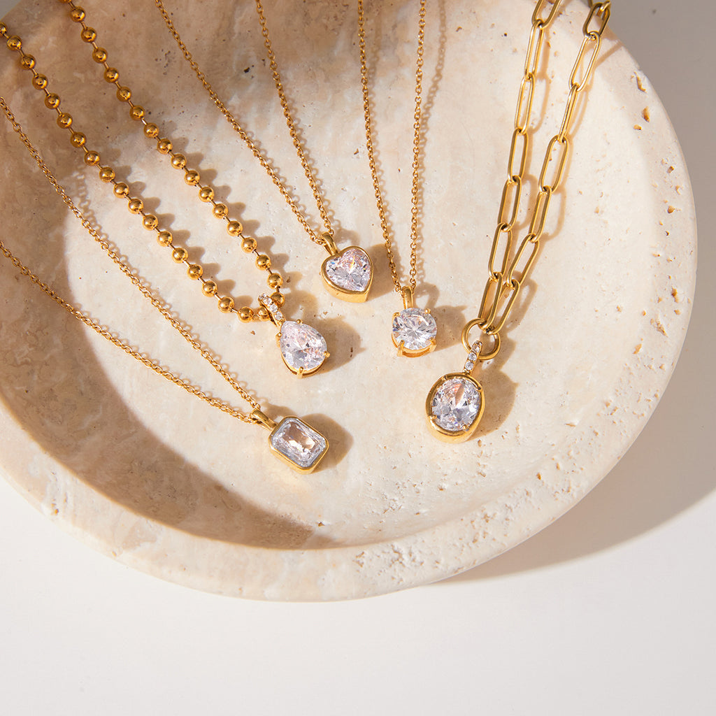 Lumière Solitaire Necklace