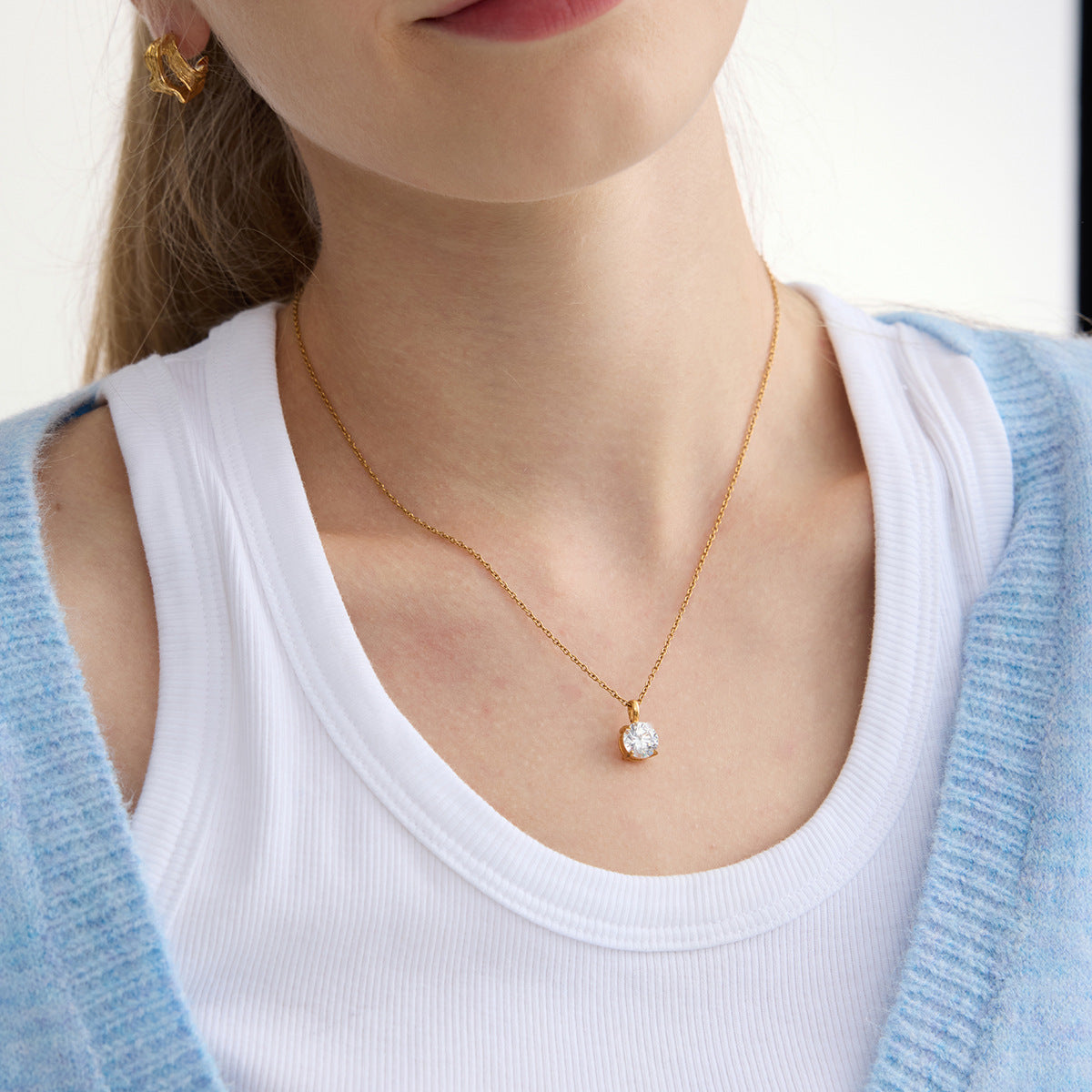 Lumière Solitaire Necklace
