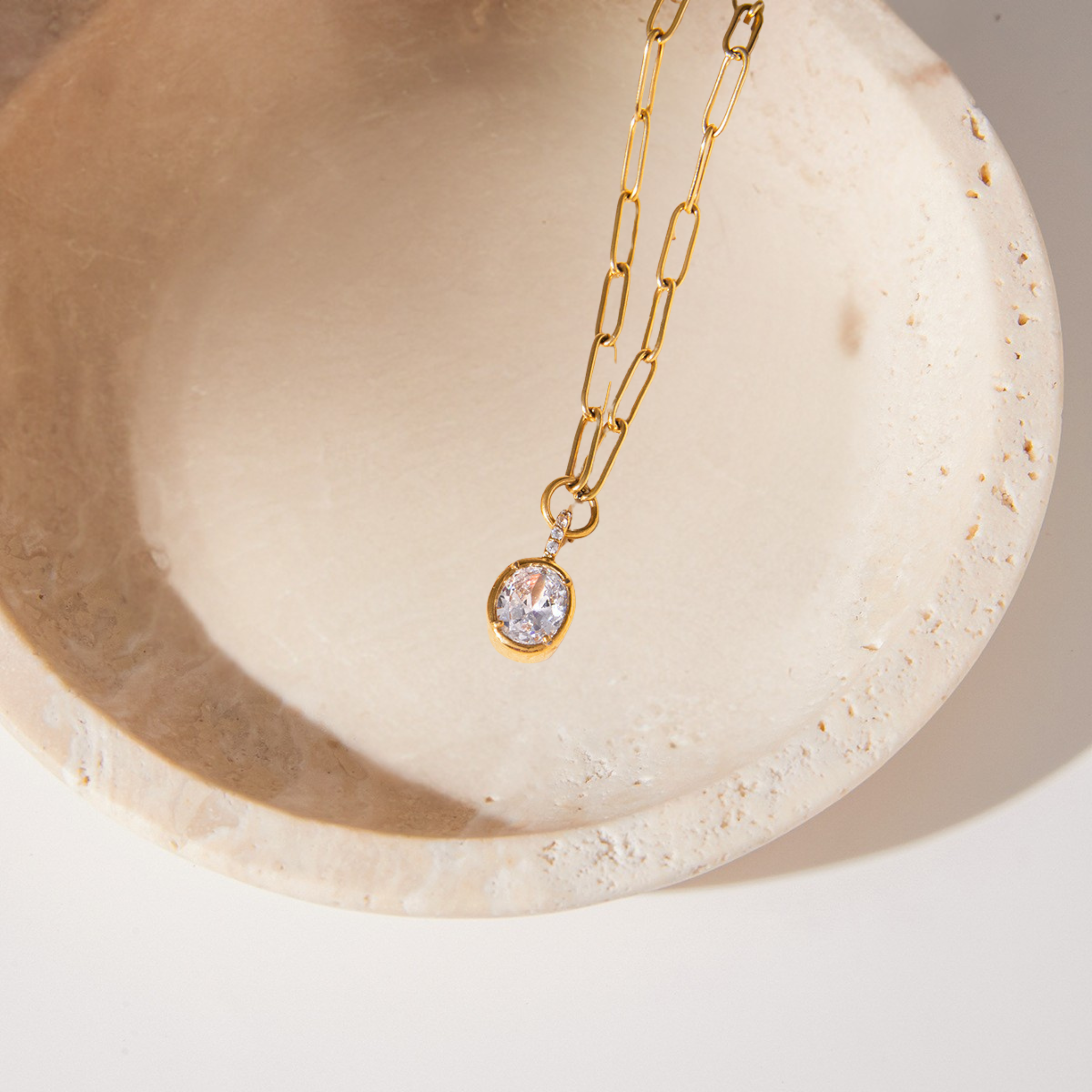 Lumière Solitaire Necklace