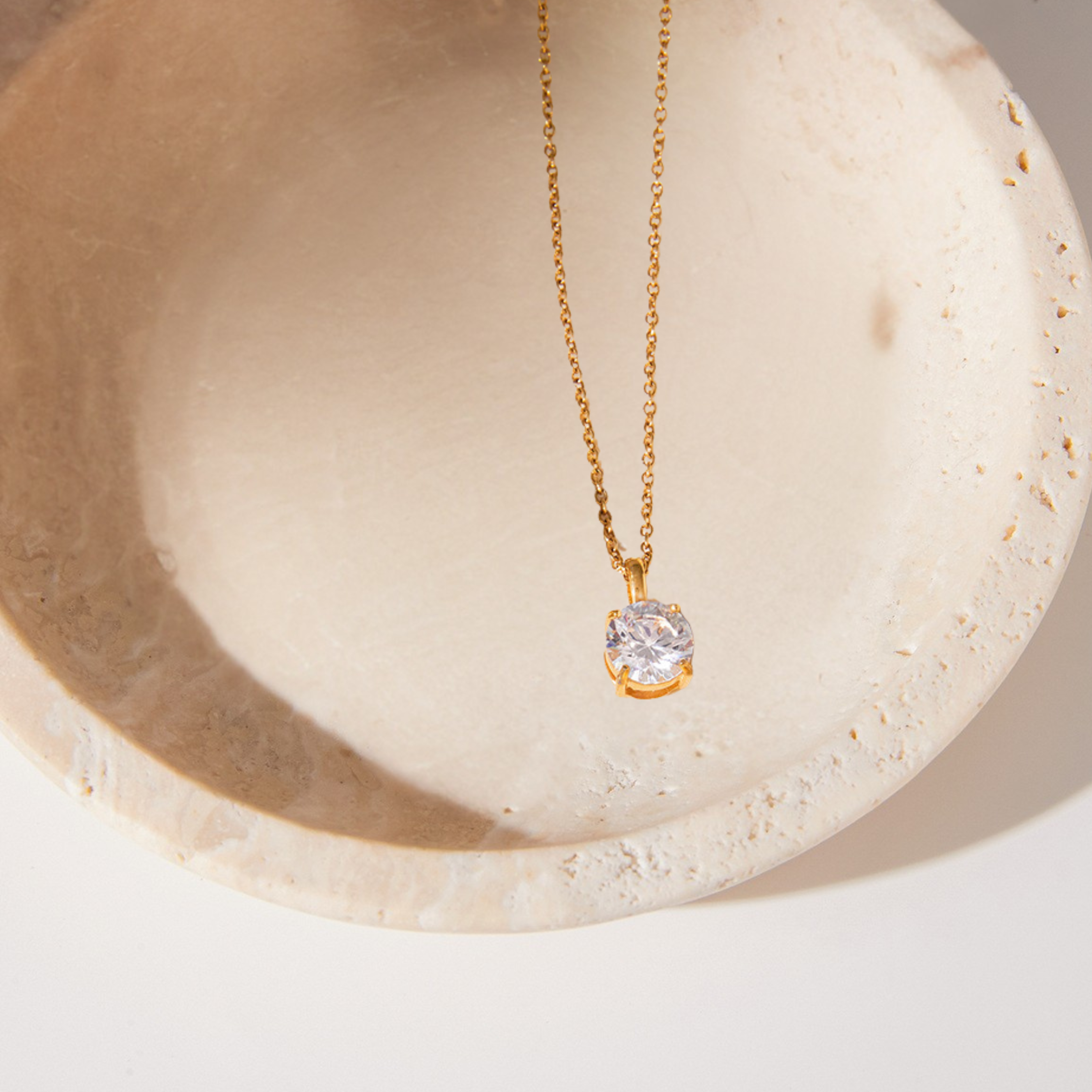 Lumière Solitaire Necklace