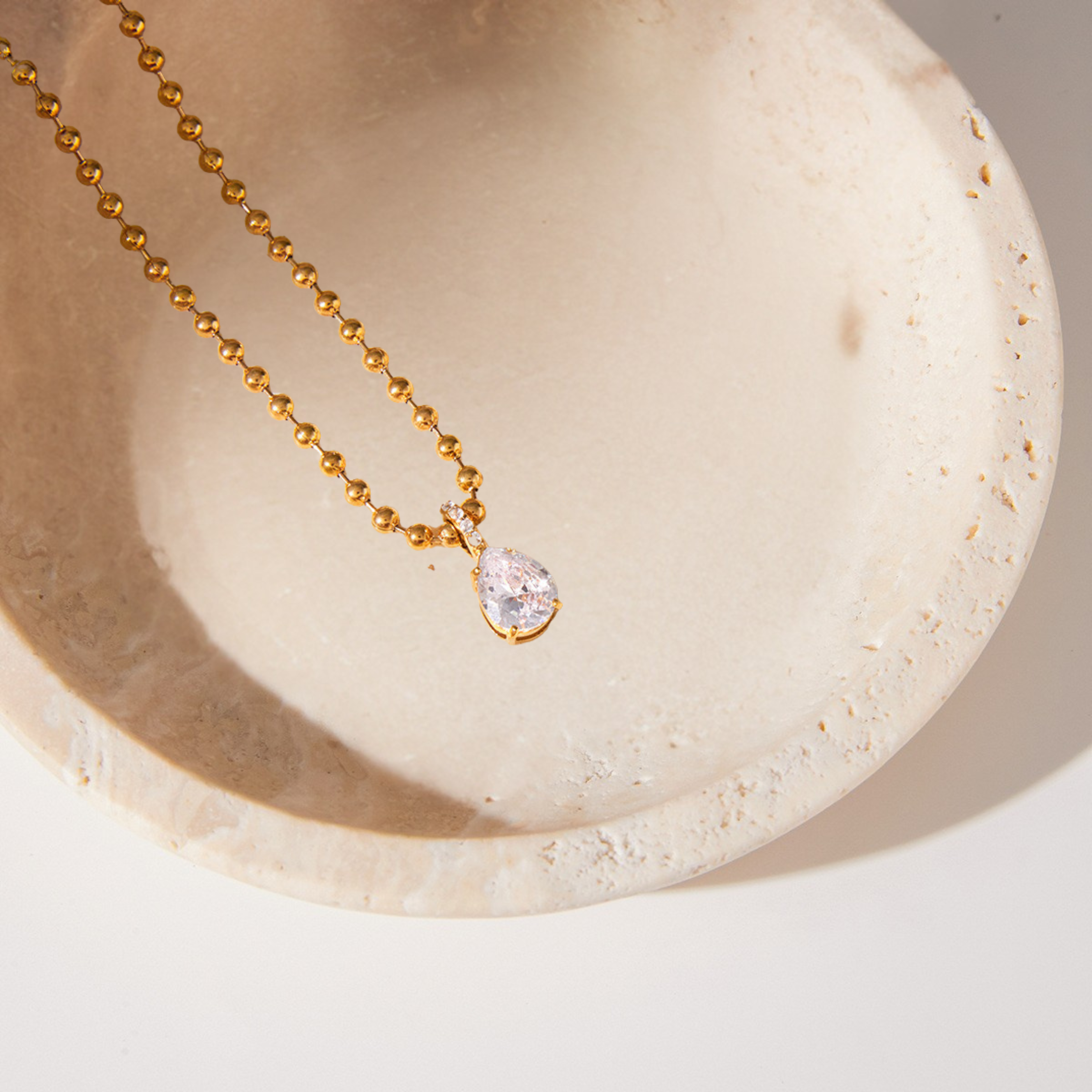 Lumière Solitaire Necklace